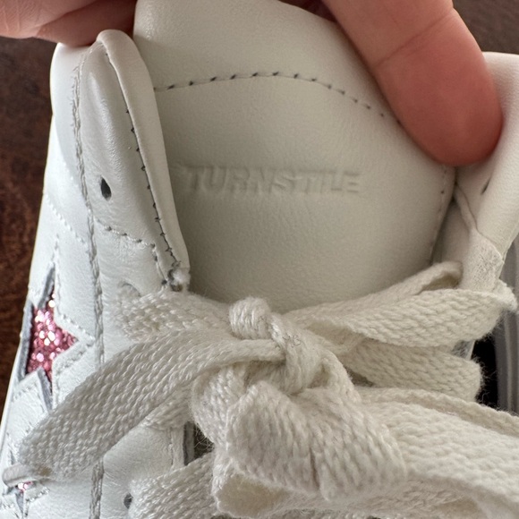 Converse White Sneakers with Pink Star Accents - Picture 5 of 13